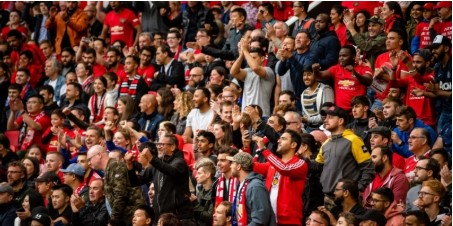 The fact that Martinez was chosen by Fans of Manchester United brought out an uproar.